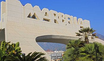 oficinas y plazas parquing marbella// Foto: guillermo gavilla en Pixabay